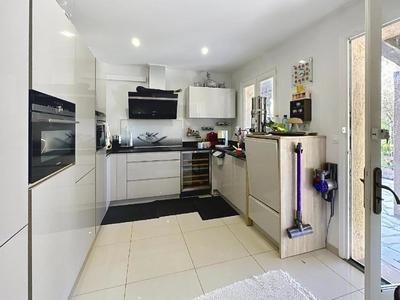 Maison - 106 m² - 4 pièces