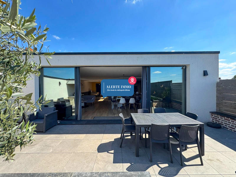 Maison - 243 m² - 7 pièces