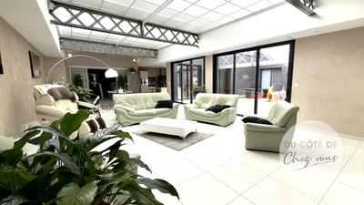 Maison - 295 m² - 8 pièces