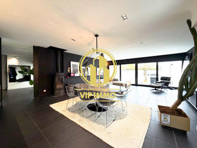 Maison - 137 m² - 6 pièces