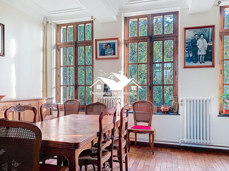 Maison - 297 m² - 6 pièces