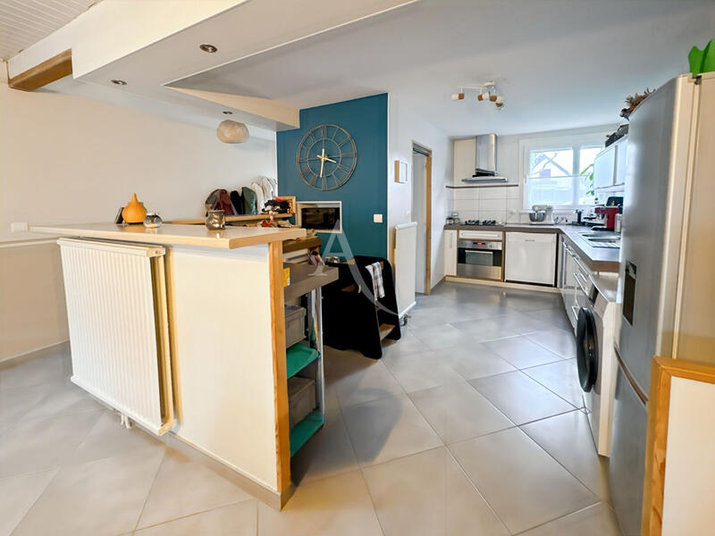 Maison - 93 m² - 5 pièces