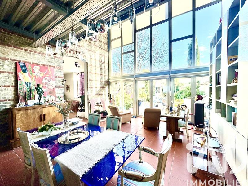 Maison - 240 m² - 8 pièces