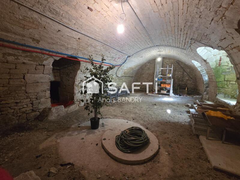 Maison - 206 m² - 9 pièces