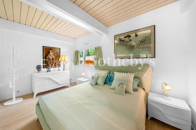 Maison - 448 m² - 9 pièces