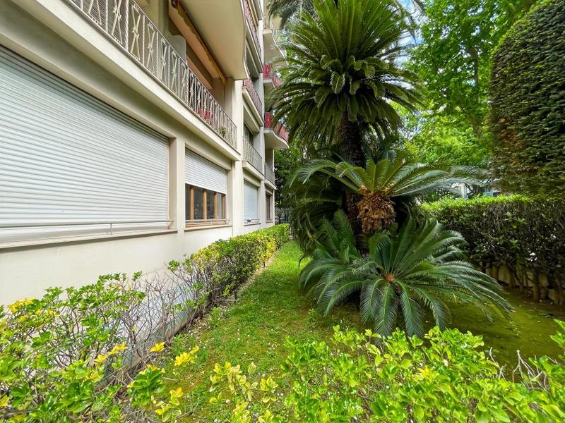 Studio - 30 m² - 1 pièce