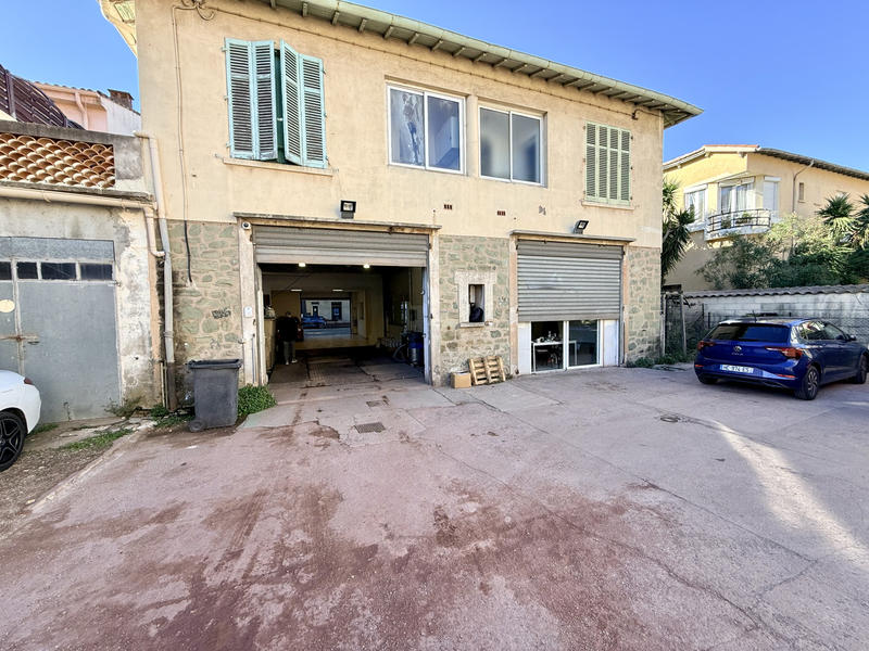 Local commercial - 186 m²