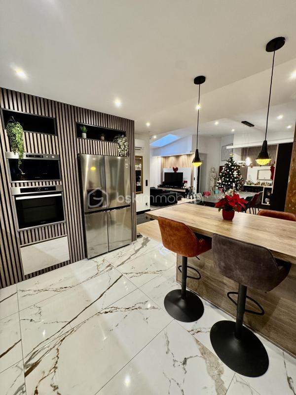 Duplex - 121 m² - 6 pièces