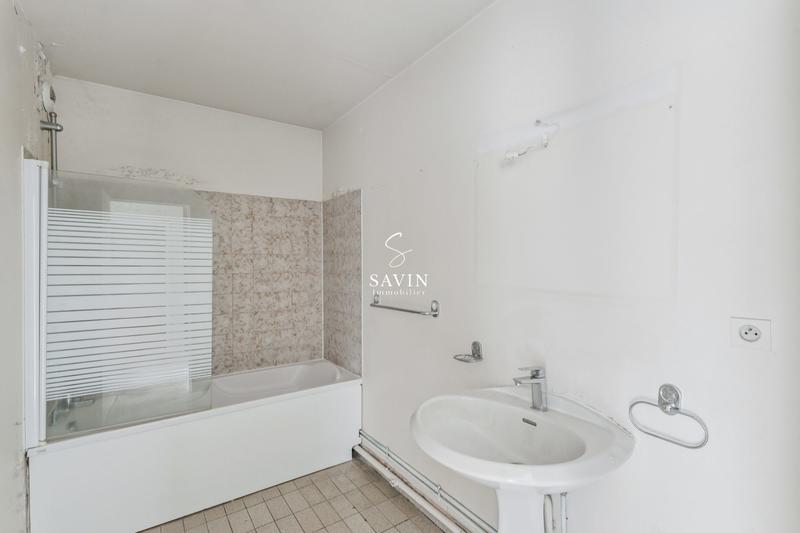 Appartement - 99 m² - 4 pièces