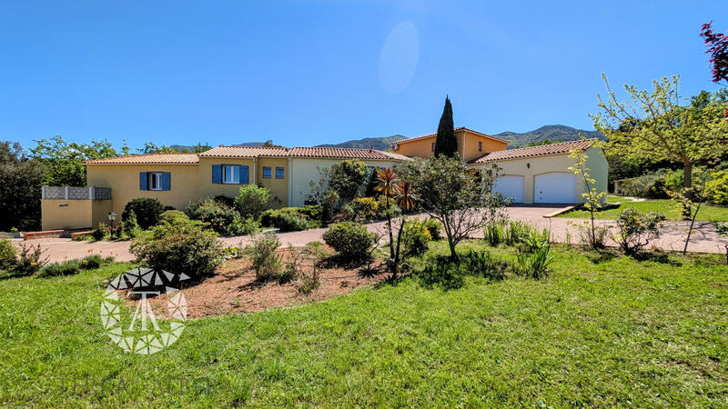 Villa - 220 m² - 7 pièces