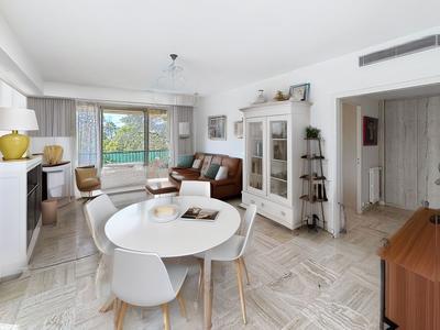 Appartement - 75 m² - 3 pièces