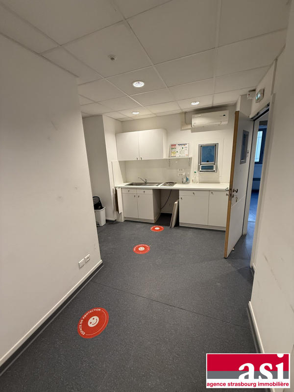 Local commercial - 134 m² - 4 pièces