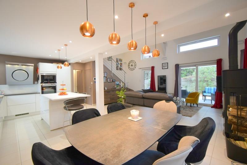 Maison - 172 m² - 8 pièces