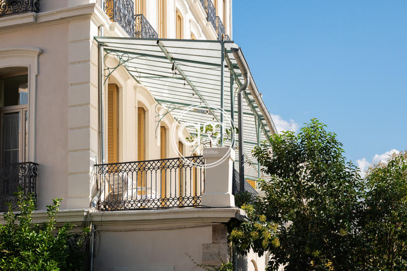 Appartement - 143 m² - 4 pièces