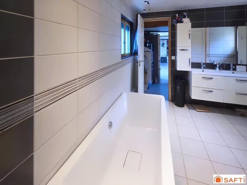 Maison - 165 m² - 6 pièces