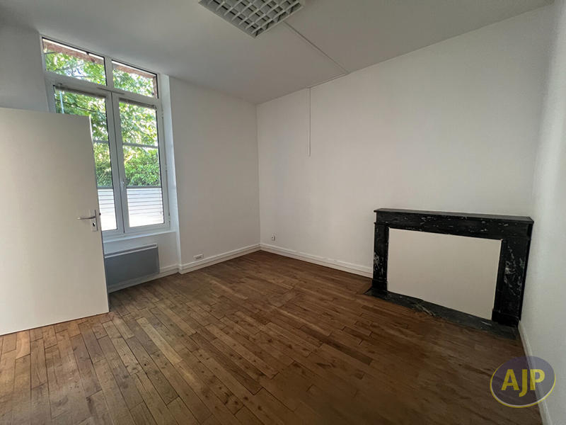 Maison - 351 m² - 14 pièces