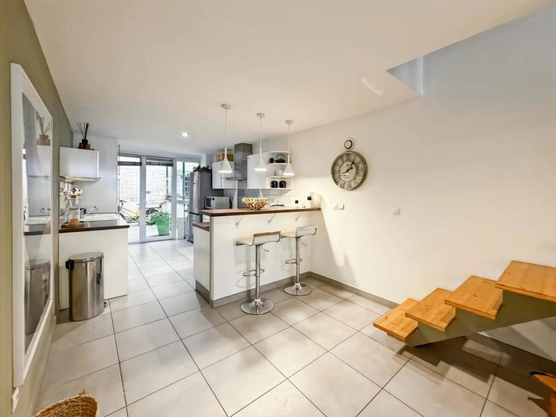 Appartement - 85 m² - 3 pièces