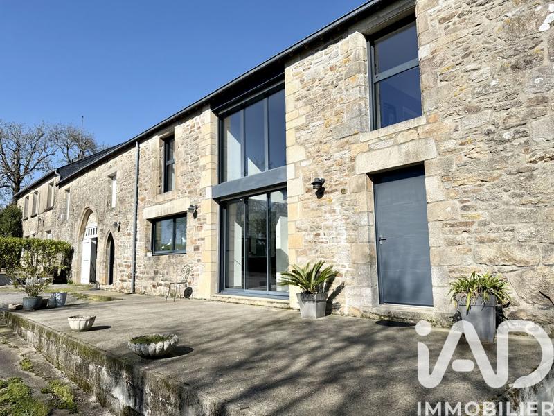 Maison - 274 m² - 12 pièces