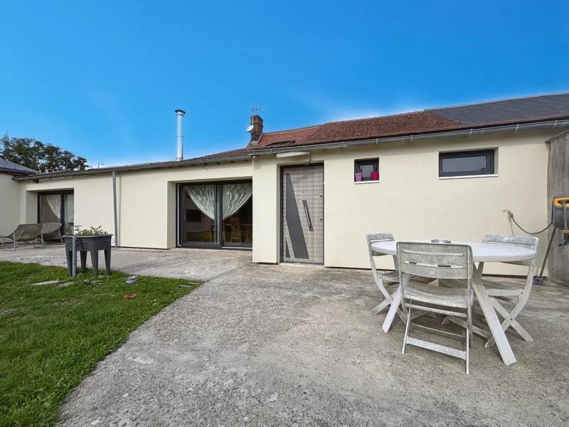 Maison - 241 m² - 8 pièces