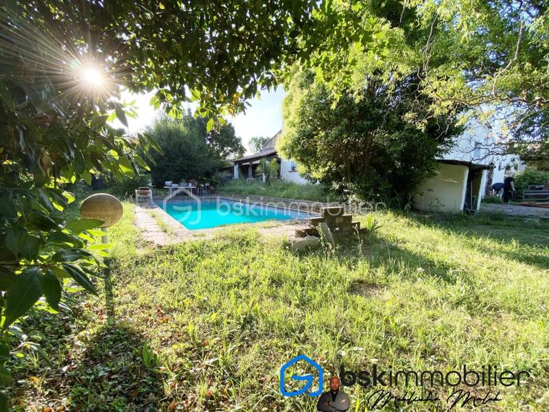 Maison - 208 m² - 7 pièces