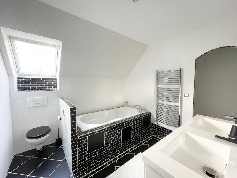 Maison - 174 m² - 7 pièces