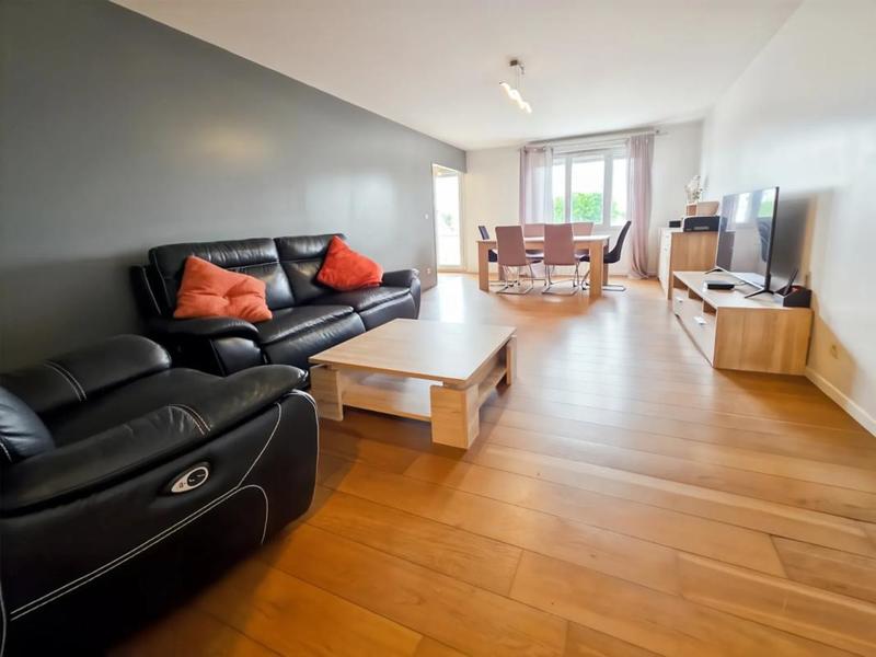 Appartement - 99 m² - 4 pièces