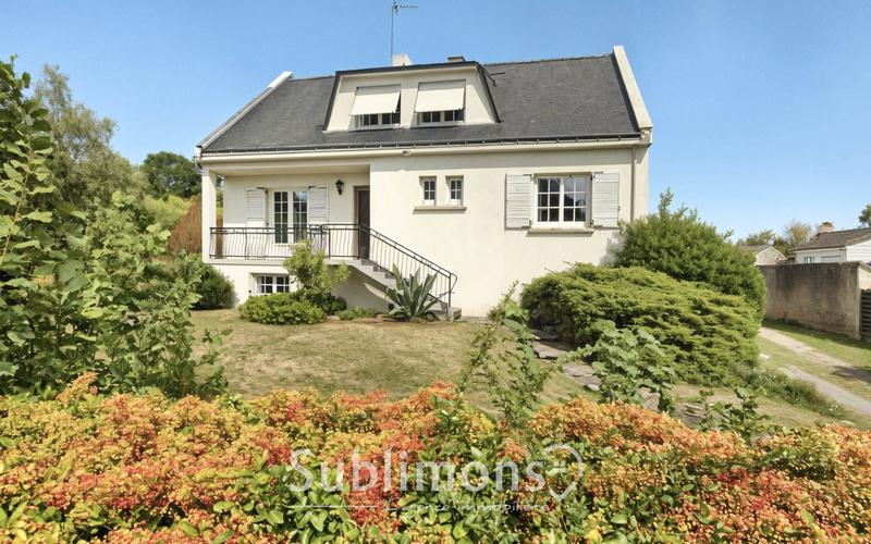 Maison traditionnelle - 155 m² - 14 pièces