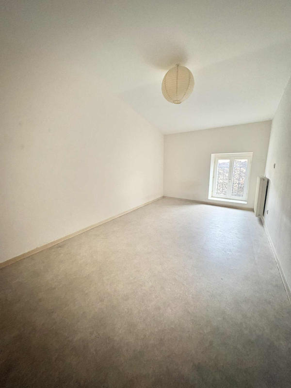 Appartement - 90 m² - 4 pièces