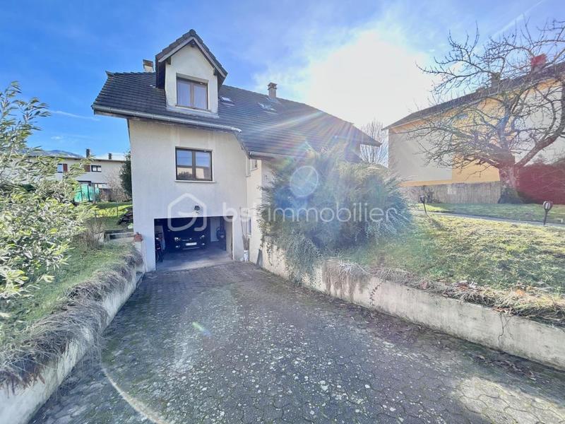 Maison traditionnelle - 160 m² - 6 pièces