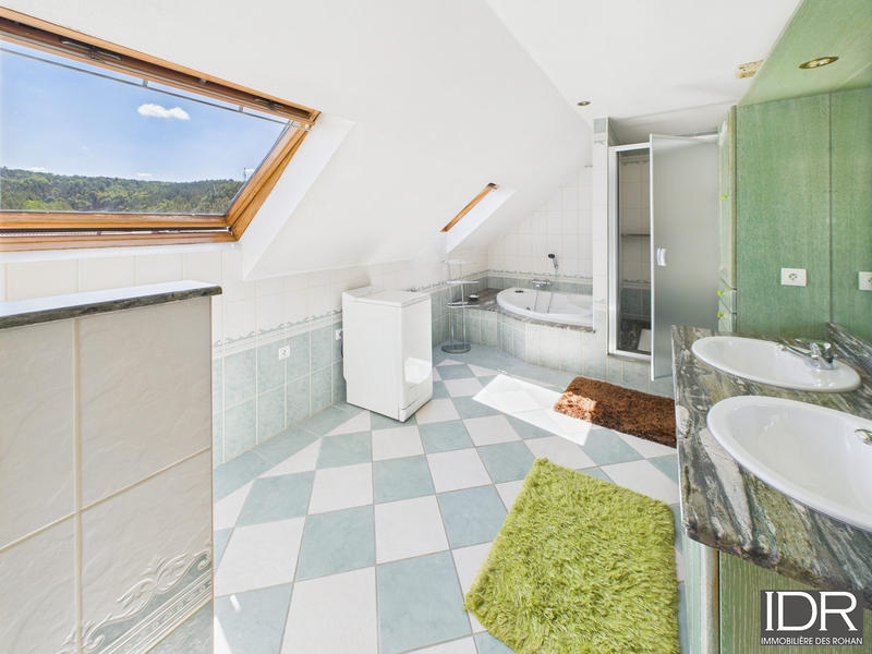 Maison - 135 m² - 6 pièces