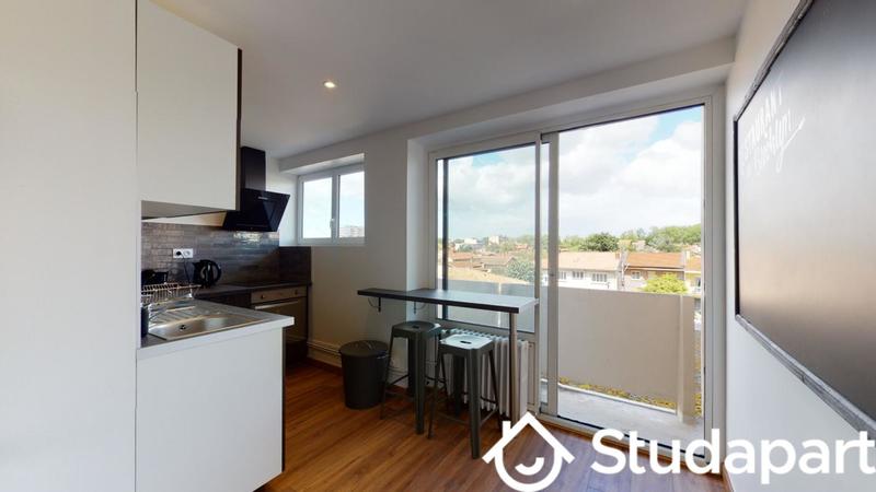 Chambre - 10 m² - 1 pièce