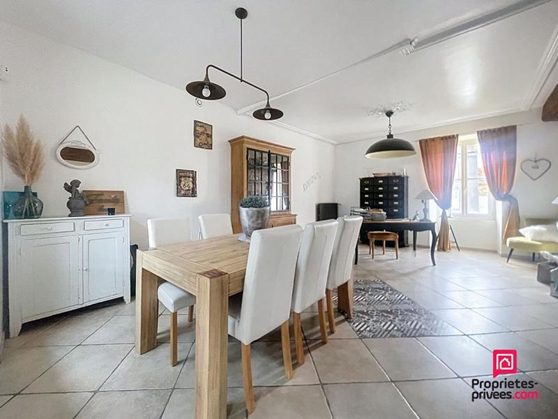 Maison - 185 m² - 7 pièces