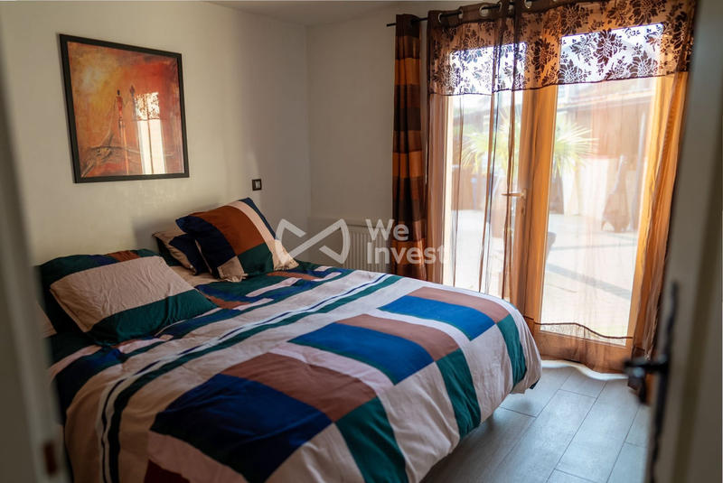 Maison traditionnelle - 237 m² - 10 pièces