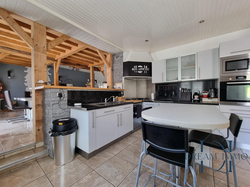 Maison - 291 m² - 10 pièces