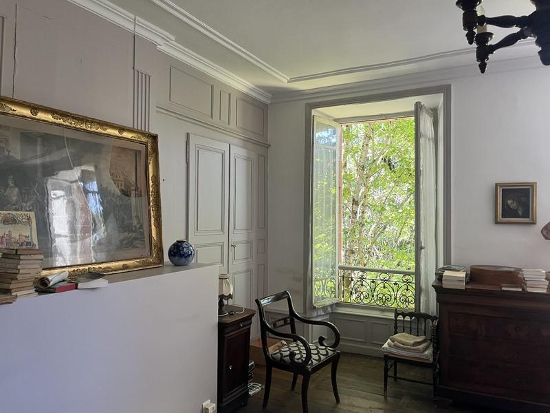 Maison - 181 m² - 9 pièces