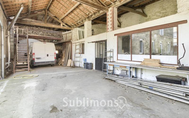 Maison - 230 m² - 8 pièces