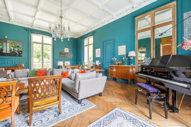 Studio - 185 m² - 5 pièces