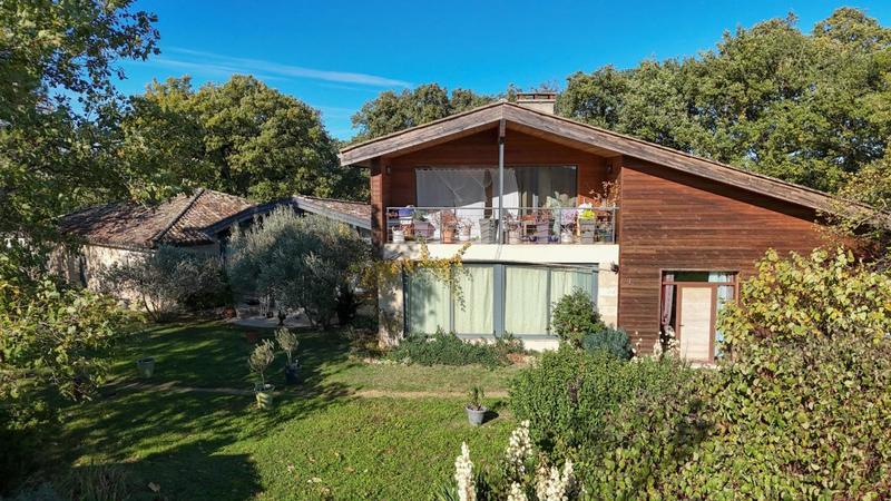 Maison - 363 m² - 10 pièces