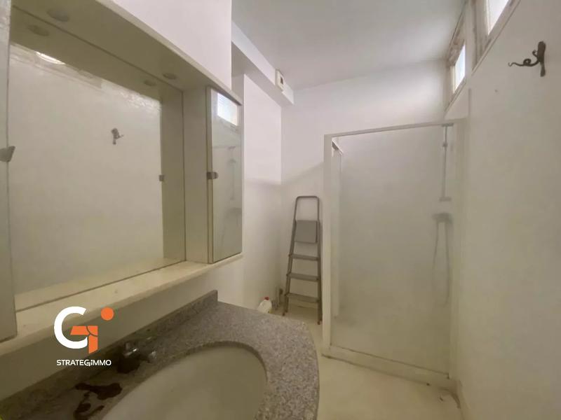 Immeuble - 198 m² - 9 pièces