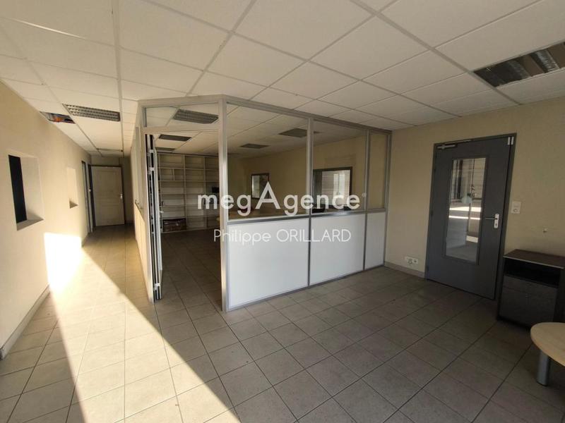 Local commercial - 550 m² - 2 pièces