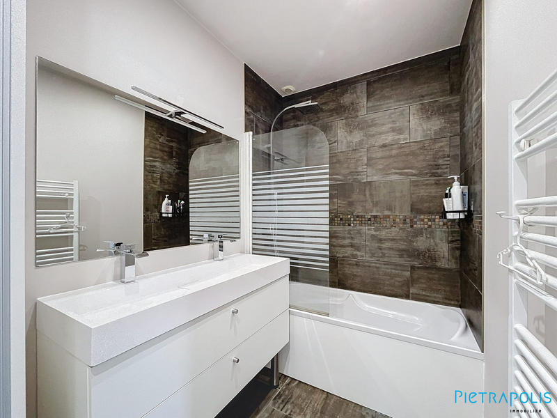 Appartement - 90 m² - 4 pièces