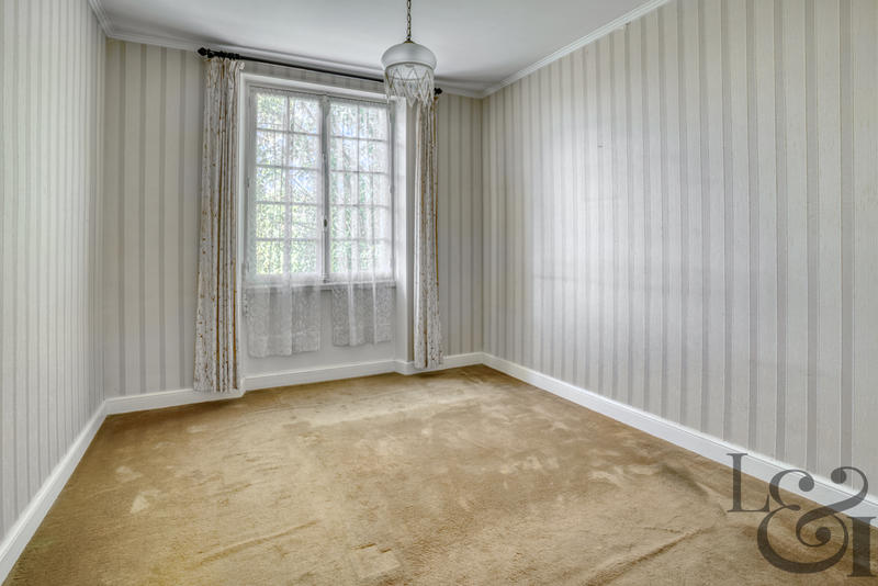 Maison - 244 m² - 9 pièces