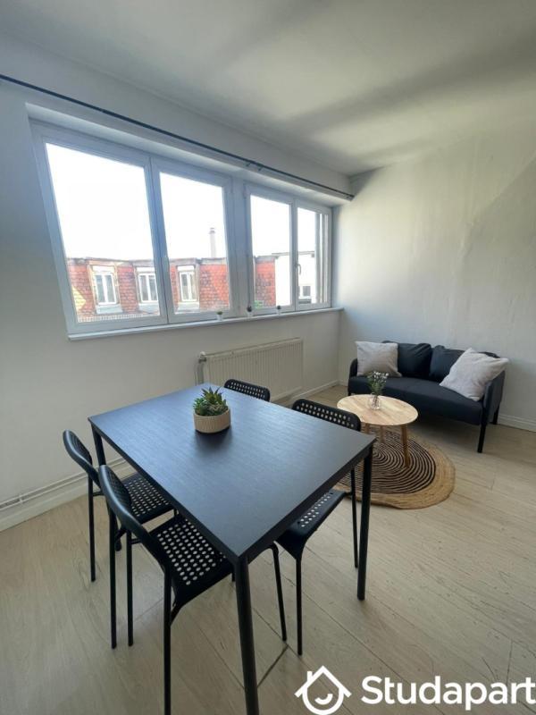 Chambre - 9 m² - 1 pièce