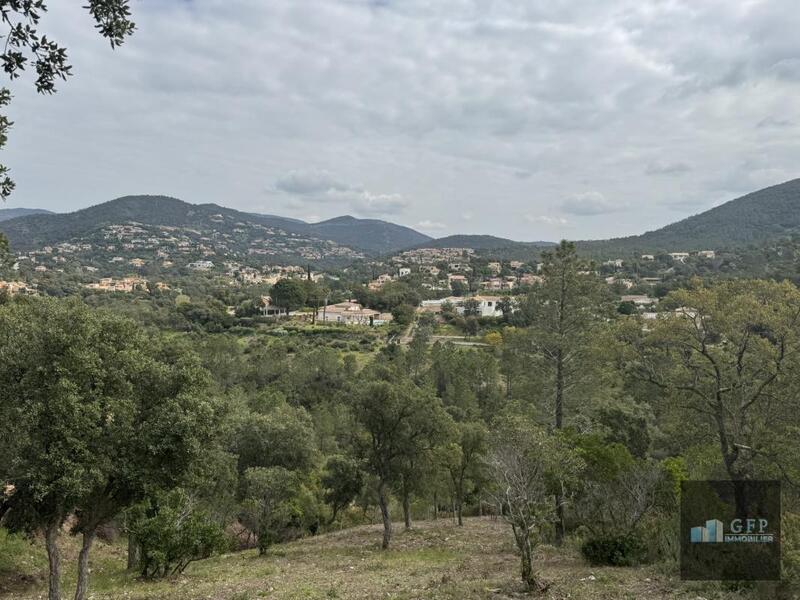 Terrain constructible - 2 070 m²