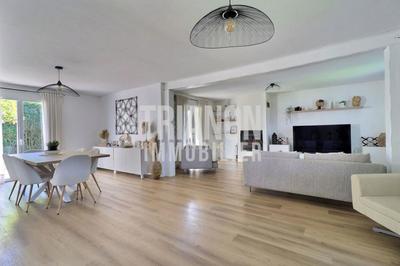 Maison - 161 m² - 7 pièces