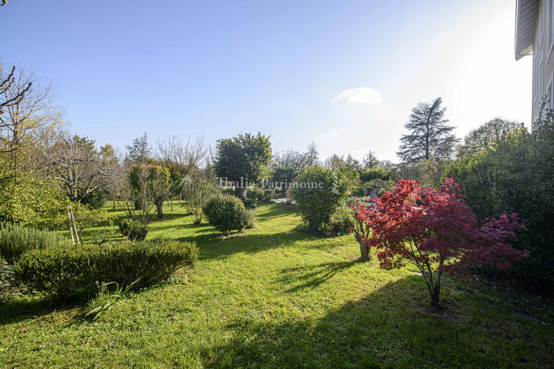 Maison - 200 m² - 8 pièces