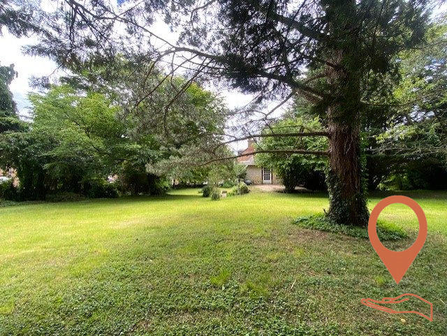 Maison - 533 m² - 13 pièces