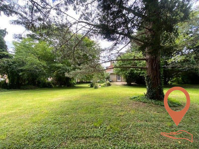 Maison - 533 m² - 13 pièces