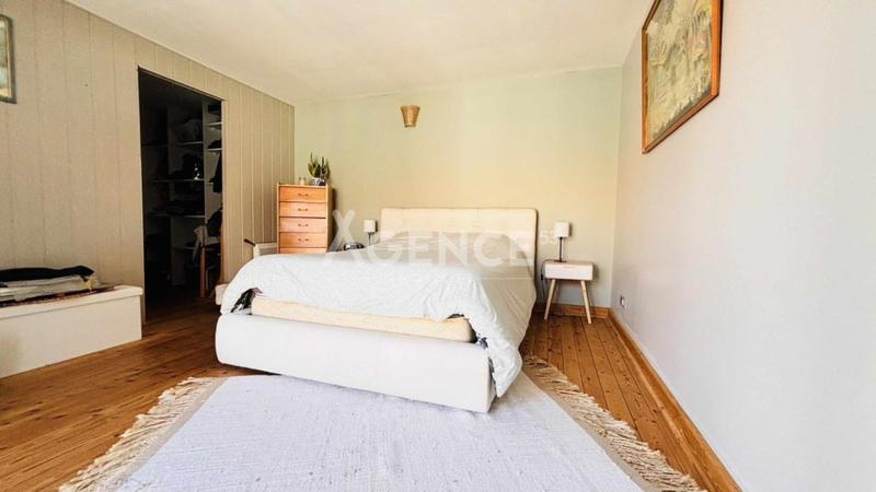 Maison - 237 m² - 6 pièces