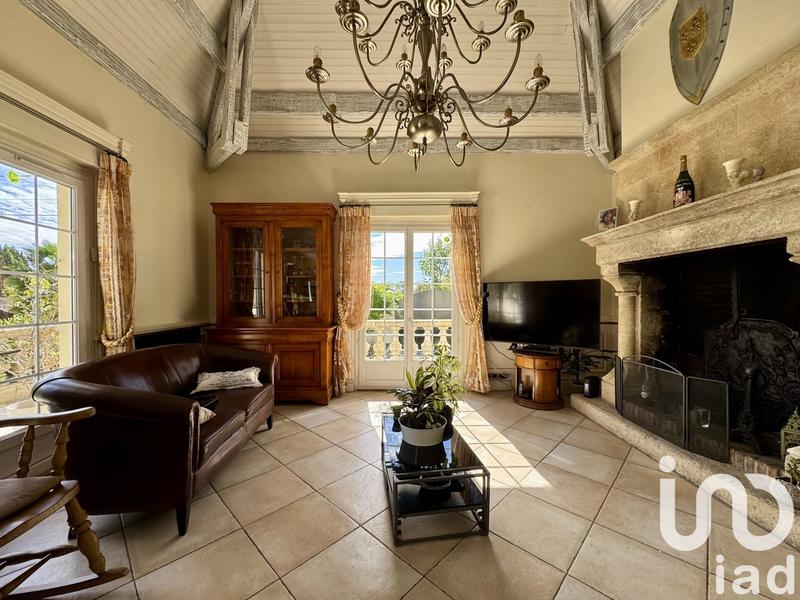 Maison - 300 m² - 8 pièces